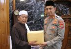 Berkah Ramadan 2025, Kapolres Metro Tangerang Kota Wakafkan Al-Qur’an Ajak Remaja Belajar Agama