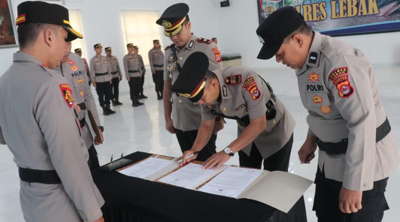 Kapolres Lebak Pimpin Upacara Serah Terima Jabatan Kapolsek Maja
