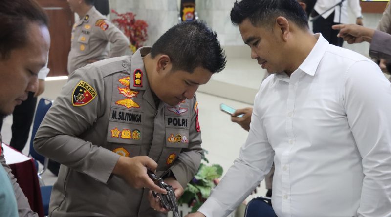 Kapolres Cilegon Pimpin Pemeriksaan Senpi dan Amunisi, Tegaskan Penggunaan Senjata Harus Profesional dan Terukur