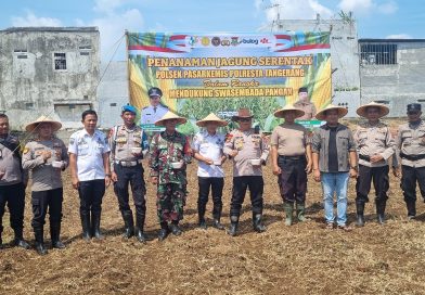 Kapolsek Pasar Kemis Dukung Program Ketahanan Pangan Melalui Penanaman Jagung Hibrida