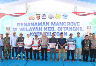 Dukung Indonesia Asri, Kapolda Banten dan Wakil Gubernur Tanam 1.000 Mangrove di Cilegon