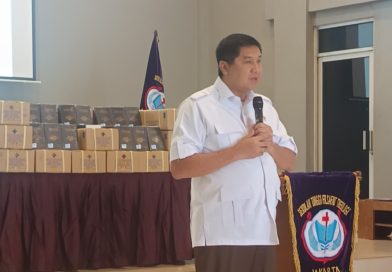 Maruarar Sirait Apresiasi LAI yang Telah Cetakan 3o Ribu Alkitab Dari Panitia Natal Nasional 2025