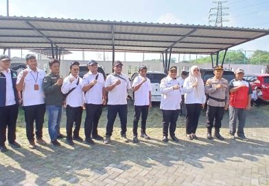 Pemerintah Pasar Kemis Bersama Tim Gabungan Lakukan Pembongkaran Bangli di Sukamantri