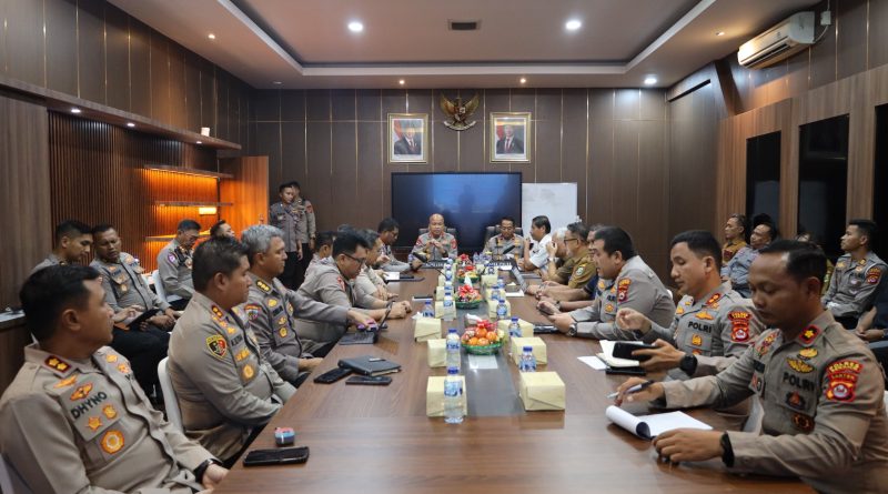 Polda Banten Perketat Penertiban Kendaraan ODOL, Kapolda Tegaskan Angkutan Tambang Wajib Taat Aturan Polda Banten Perketat Penertiban Kendaraan ODOL, Kapolda Tegaskan Angkutan Tambang Wajib Taat Aturan