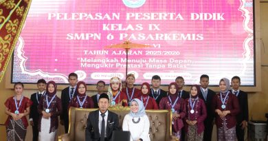 Air Mata Haru dan Senyum Bahagia Mewarnai Pelepasan Siswa Kelas IX SMPN 6 Pasar Kemis