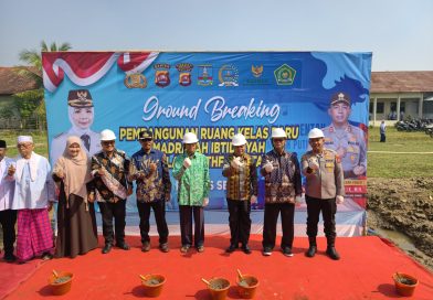 Polres Serang, Kemenag dan Pemkab Serang Bangun Ruang Kelas Baru di Ponpes Carenang Polres Serang, Kemenag dan Pemkab Serang Bangun Ruang Kelas Baru di Ponpes Carenang