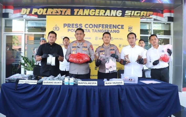 Polresta Tangerang Bongkar Jaringan Narkotika Sintetis Lintas Wilayah, 4 Orang Diamankan Polresta Tangerang Bongkar Jaringan Narkotika Sintetis Lintas Wilayah, 4 Orang Diamankan