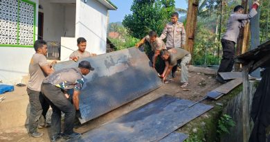 Dukung Mobilitas Warga, Satbrimob Polda Banten Revitalisasi Jembatan di Bayah