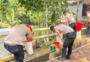Peduli Fasilitas Umum, Ditsamapta Polda Banten Perbaiki Jembatan Merah Putih di Ciomas. Peduli Fasilitas Umum, Ditsamapta Polda Banten Perbaiki Jembatan Merah Putih di Ciomas.