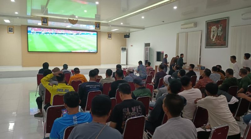 Semarak Piala Dunia 2026, Polda Banten dan Jajaran Gelar Nobar Bersama Masyarakat. Semarak Piala Dunia 2026, Polda Banten dan Jajaran Gelar Nobar Bersama Masyarakat.