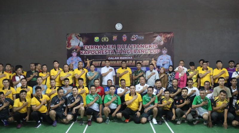 Melalui Turnamen Badminton, Polresta Tangerang Pererat Kebersamaan di Hari Bhayangkara Melalui Turnamen Badminton, Polresta Tangerang Pererat Kebersamaan di Hari Bhayangkara