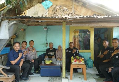 Melalui Anjangsana HUT Bhayangkara ke-80, Polda Banten Perkuat Ikatan dengan Purnawirawan. Melalui Anjangsana HUT Bhayangkara ke-80, Polda Banten Perkuat Ikatan dengan Purnawirawan.