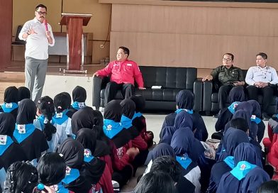 Lurah Kutabumi Menghadiri Latihan Gabungan dan Lomba PMR PMI. Lurah Kutabumi Menghadiri Latihan Gabungan dan Lomba PMR PMI.