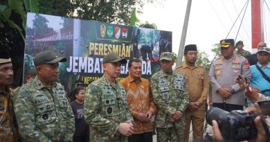 Pangdam Jaya Resmikan Jembatan Garuda Penghubung Warga Patrasana Pangdam Jaya Resmikan Jembatan Garuda Penghubung Warga Patrasana