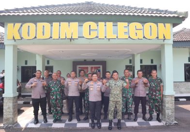Perkuat Sinergi TNI-Polri, Kapolres Cilegon Jalin Silaturahmi ke Kodim 0623 Cilegon