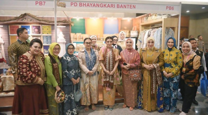 Pengurus Bhayangkari Daerah Banten Hadirkan Produk Kreatif UMKM di Bazar Kreasi Bhayangkari Nusantara 2026.