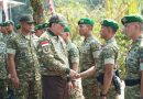 Menhan RI Kunjungi Yonif TP 942/AW, Tegaskan Prajurit TNI Harus Menjadi Kekuatan yang Dicintai Rakyat Menhan RI Kunjungi Yonif TP 942/AW, Tegaskan Prajurit TNI Harus Menjadi Kekuatan yang Dicintai Rakyat