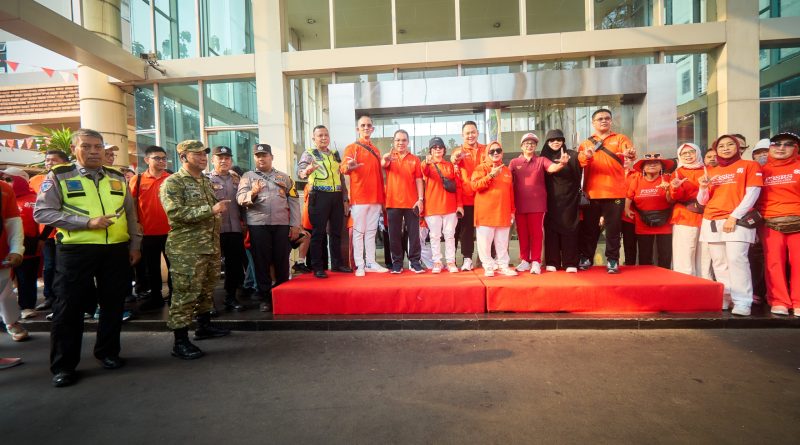LEBIH DARI 1.200 WARGA TUMPAH RUAH, JALAN SEHAT KALIBATA CITY SEMARAKKAN HUT KE-81 RI. LEBIH DARI 1.200 WARGA TUMPAH RUAH, JALAN SEHAT KALIBATA CITY SEMARAKKAN HUT KE-81 RI.