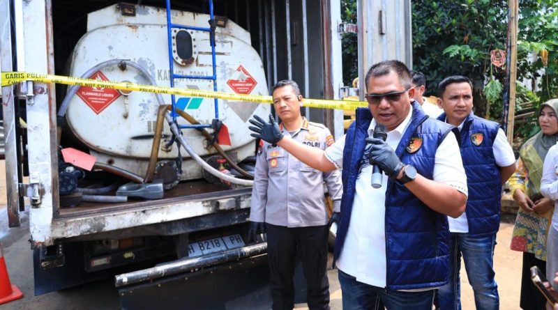 Polda Banten Ungkap 6 Lokasi Tambang Ilegal dan Penyalahgunaan BBM Bersubsidi, 7 Tersangka Ditahan. Polda Banten Ungkap 6 Lokasi Tambang Ilegal dan Penyalahgunaan BBM Bersubsidi, 7 Tersangka Ditahan.