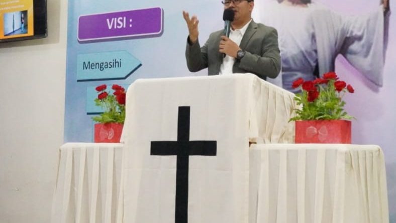 Harta Membuat Manusia Melupakan TUHAN Harta Membuat Manusia Melupakan TUHAN