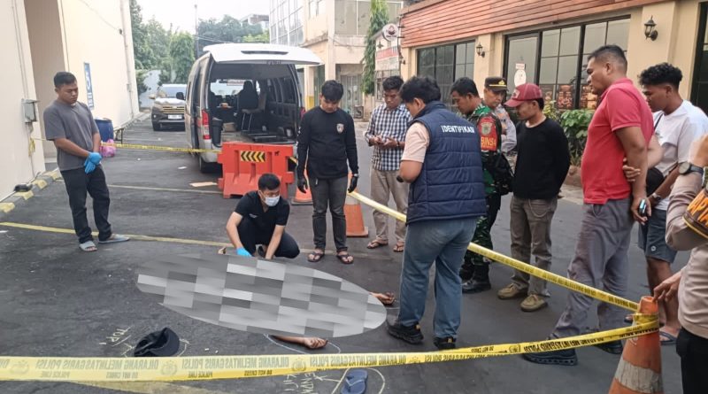 Personel Polresta Serang Kota Cek TKP Dugaan Penemuan Mayat di Area Parkiran Mall