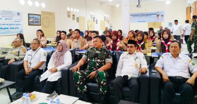 Kasdim 0510/Trs Lauching Ekstrakurikuler Korps Kadet KKRI di SMKN 4.