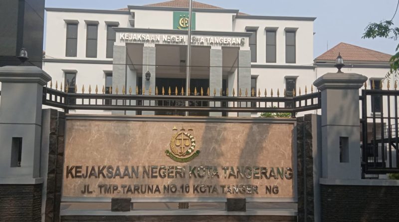 Kajari Kota Tangerang Sebut Pemberitaan Panti Pijat Mawar Bodas Ngaco : Akademisi dan Analis Kebijakan Publik Kaidah Jurnalistik Sudah Ditempuh Kajari Kota Tangerang Sebut Pemberitaan Panti Pijat Mawar Bodas Ngaco : Akademisi dan Analis Kebijakan Publik Kaidah Jurnalistik Sudah Ditempuh